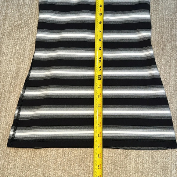 Lululemon Black White Power Y Tank Top Women's Size 6 - Picture 5 of 12